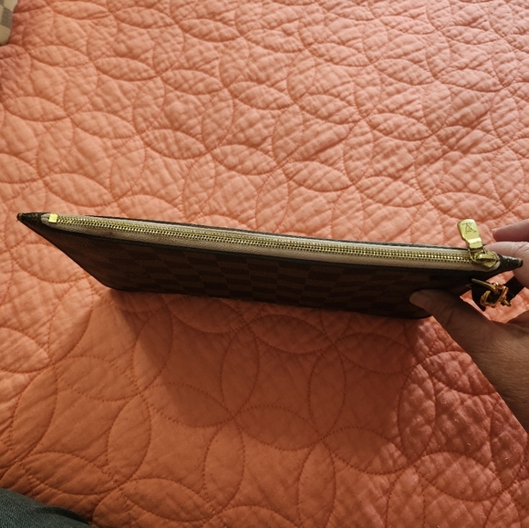 Authentic Louis Vuitton MM rose ballerine poshette. - Picture 6 of 6